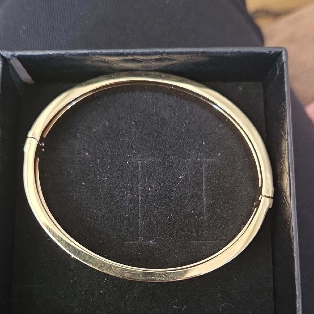 Michael Kors Diamond Engraved Bracelet - Picture 3 of 6